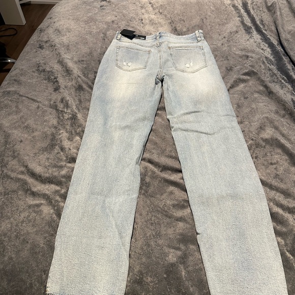 Brand new distressed jeans - Picture 4 of 5